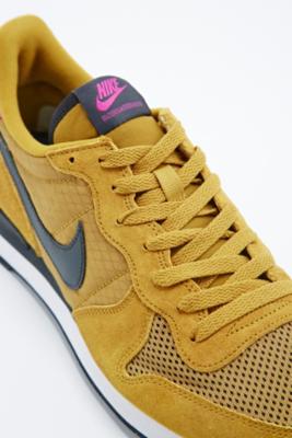 nike internationalist muted bronze