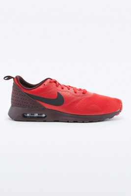 nike tavas red
