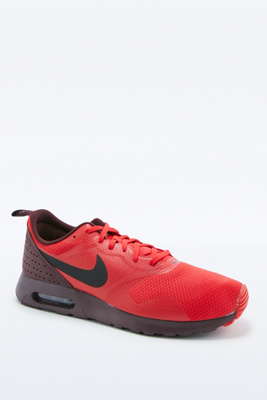 nike tavas red