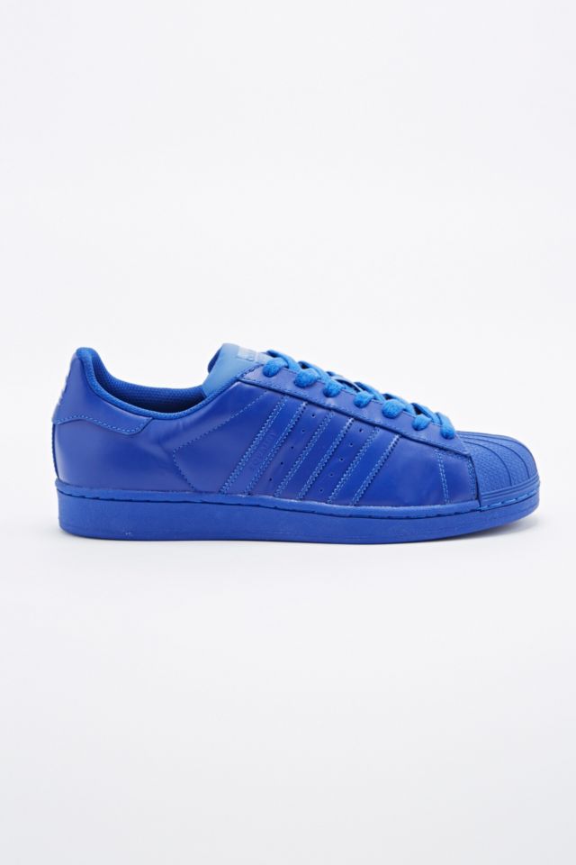 Abnormaal Saai aan de andere kant, adidas X Pharrell Supercolor Superstar Trainers in Blue | Urban Outfitters  UK