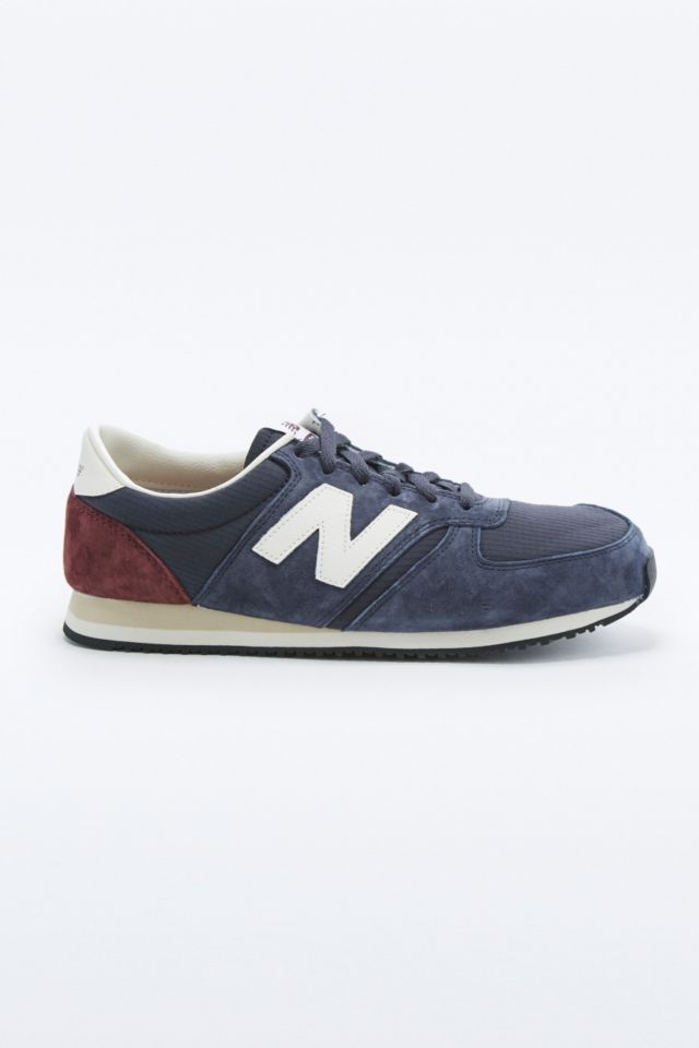Buzo Murmullo Allí New Balance 420 Navy Suede Trainers | Urban Outfitters UK