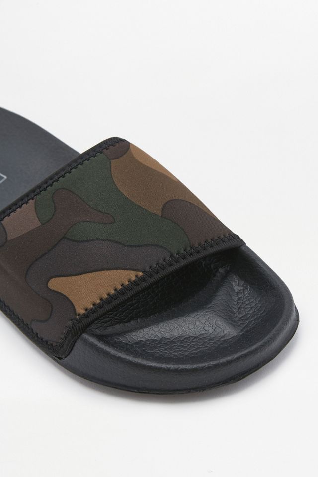 UO Camo Pool Sliders #3