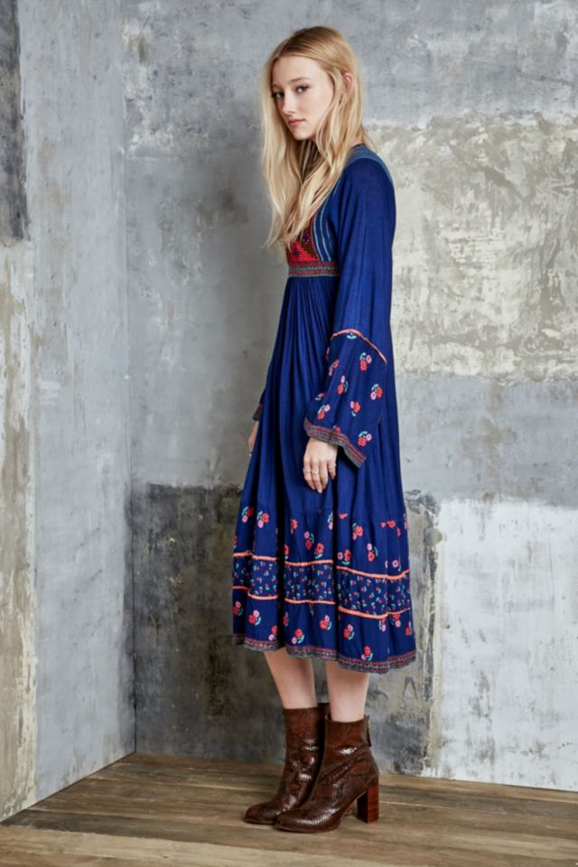 One-of-a-Kind Vintage '70s Embroidered Indian Dress | Urban Outfitters UK