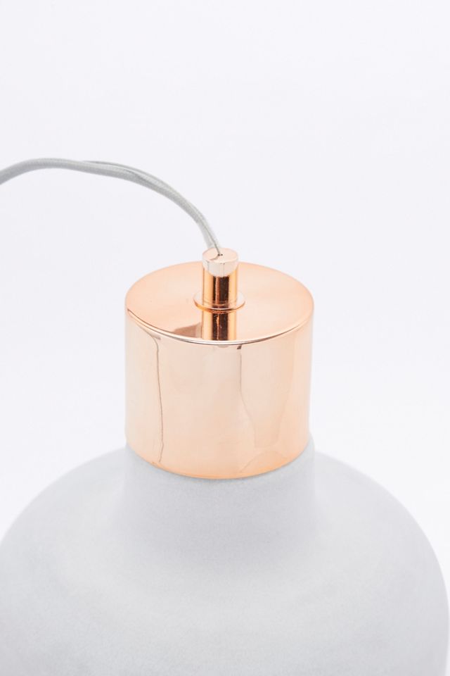 Lampada a sospensione in cemento e rame #1