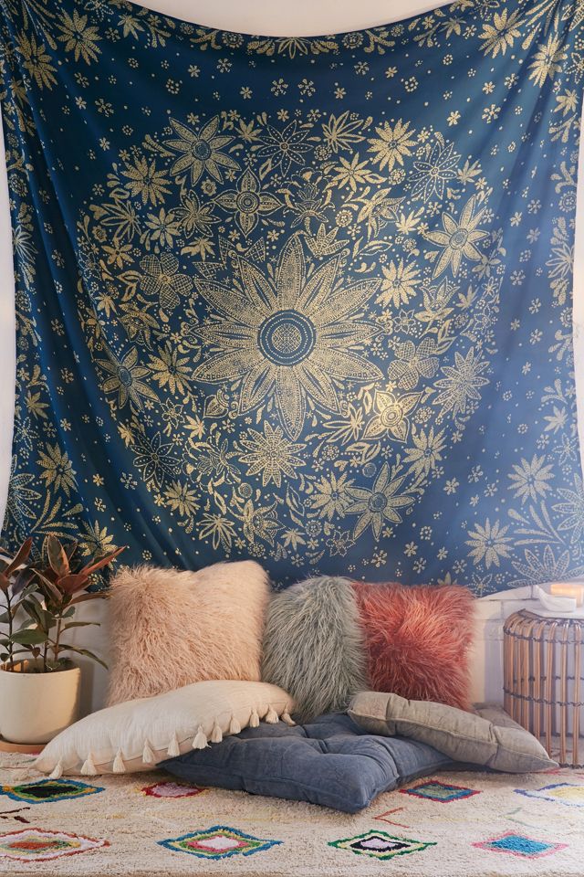 Ioana Daisy Medallion Tapestry