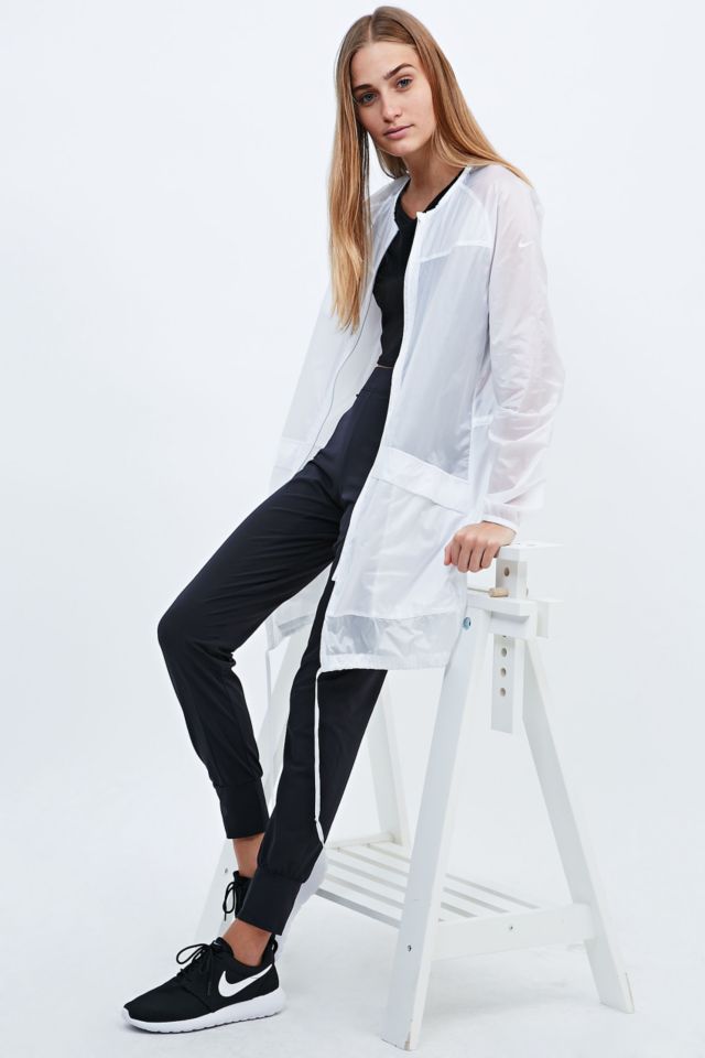 Inferior Tacón Posdata Nike Transparent Jacket in White | Urban Outfitters UK