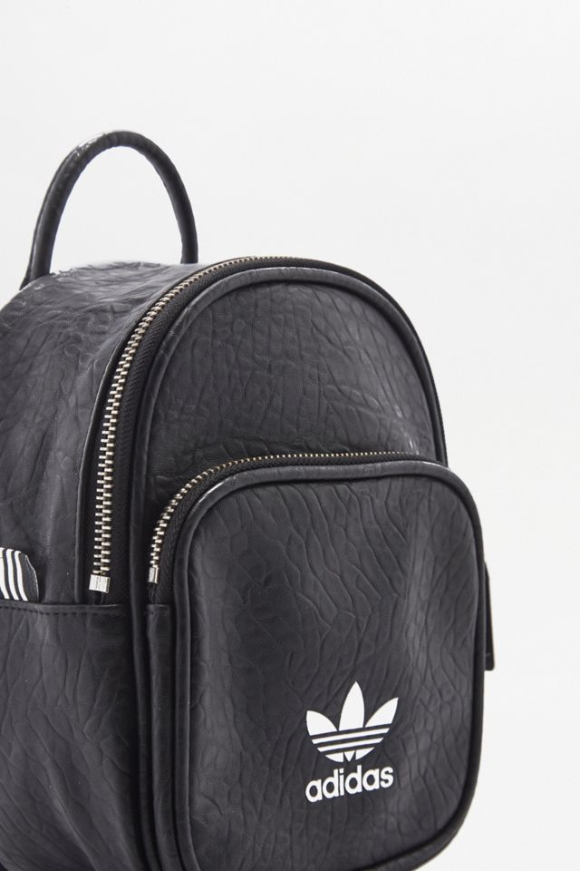 jansport backpack peace sign STUDENT Color:Shock/Pink 75% denim/25% full grain Free Mono Nike Academy Team Backpack
