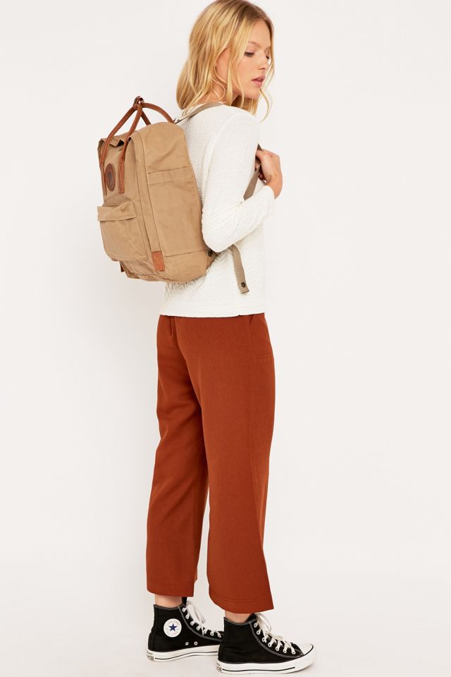 Fjallraven Kanken No. 2 Mochila de arena y cuero #4