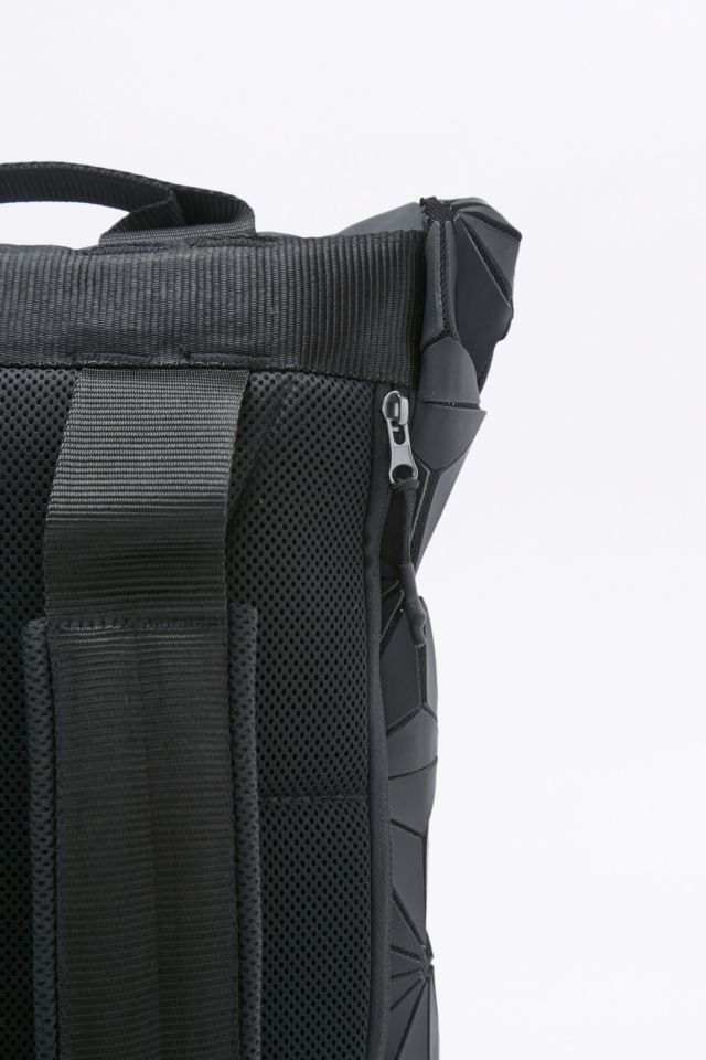 adidas Rucksack Prism in Schwarz mit Umschlagklappe Urban Outfitters DE