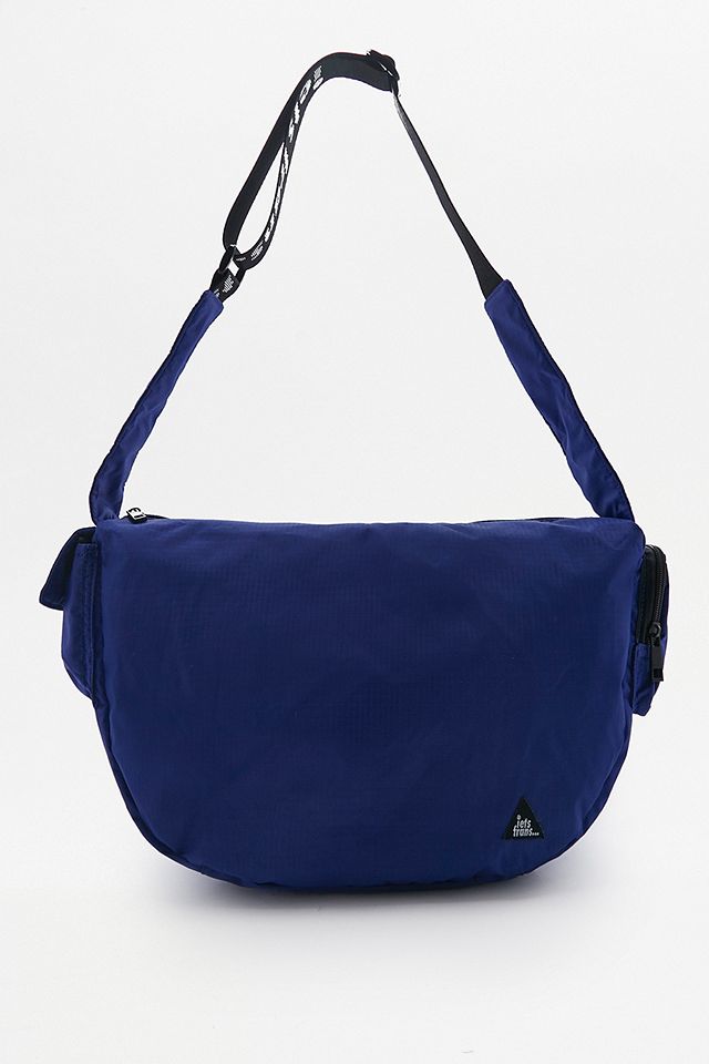 iets frans… Cobalt Messenger Bag | Urban Outfitters DE