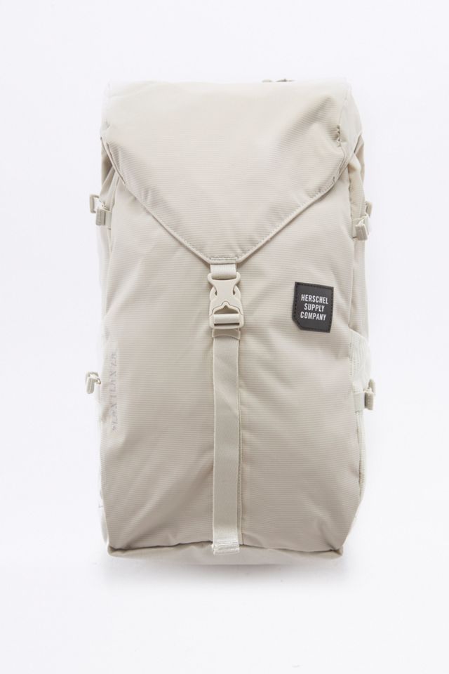 herschel backpack moonstruck Rac n Roll Beige Security and ease of access are enhanced by magnet Herschel Supply co. Barlow L