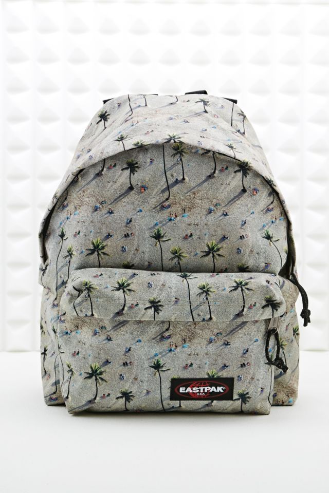 Verschillende goederen Geschiktheid Vervelen Eastpak Pak'R Palm Tree Padded Backpack in Grey | Urban Outfitters UK